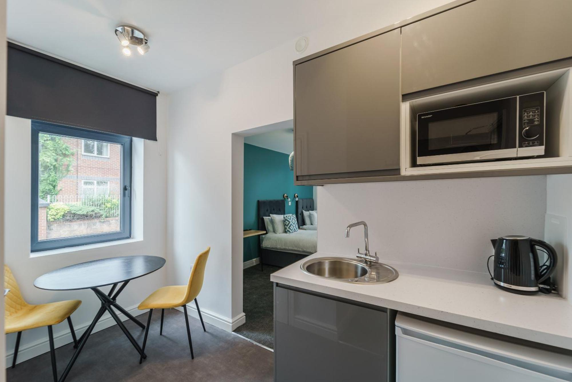 Deluxe Studio Apartments Derby Room photo