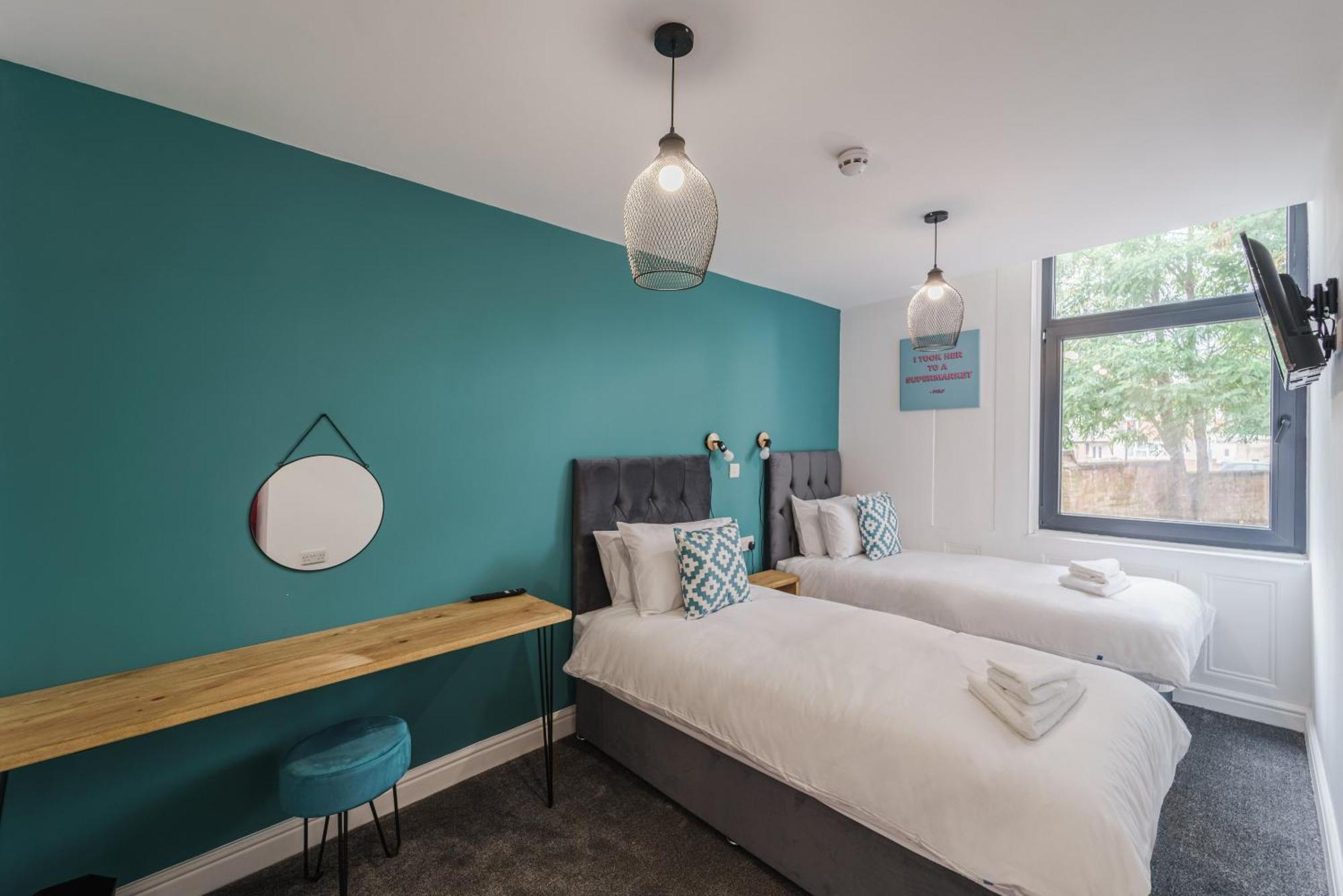 Deluxe Studio Apartments Derby Room photo